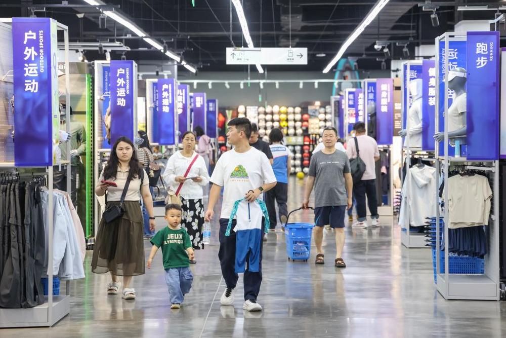 中国户外经济热潮涌动pg模拟器电脑版向外走(图2) 中国户外经济热潮涌动pg模拟器电脑版向外走(图2)